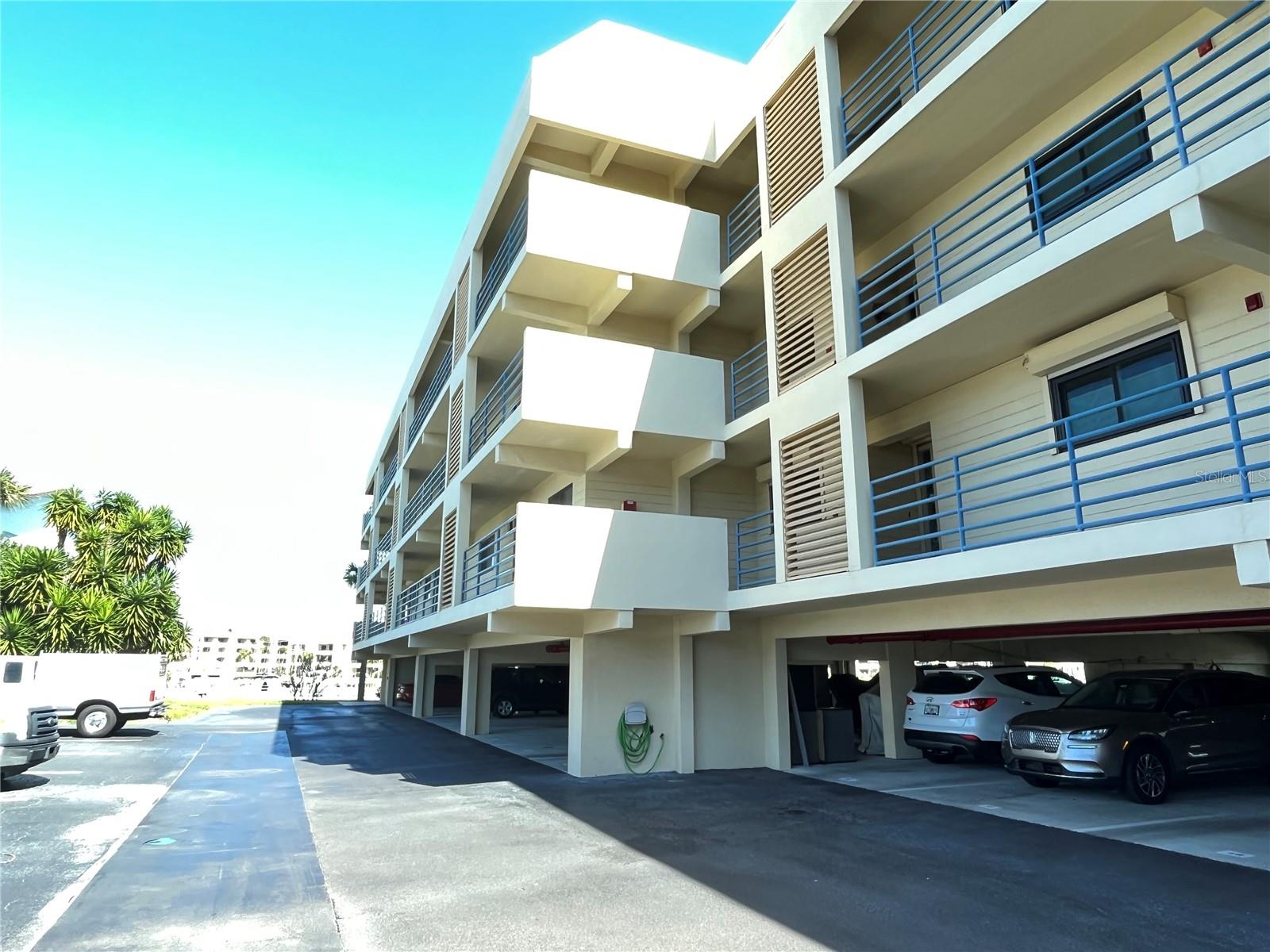 Image 17 of 27 For 363 Pinellas Bayway S 36