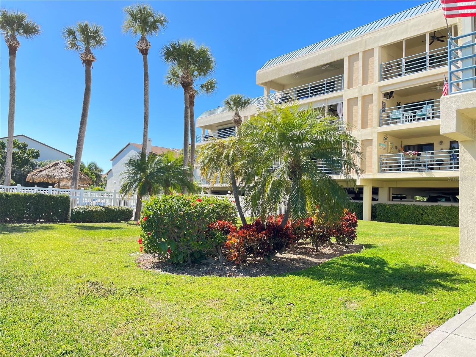 Image 20 of 27 For 363 Pinellas Bayway S 36