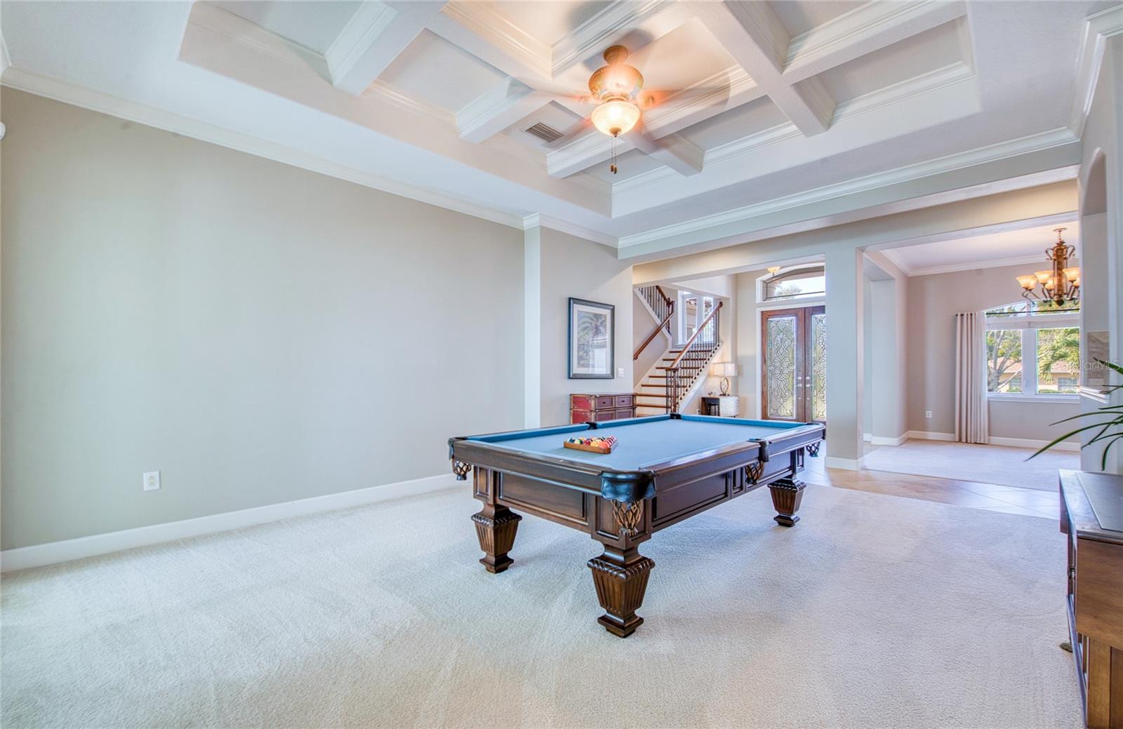 Listing photo id 8 for 5918 Bahama Shores Drive S