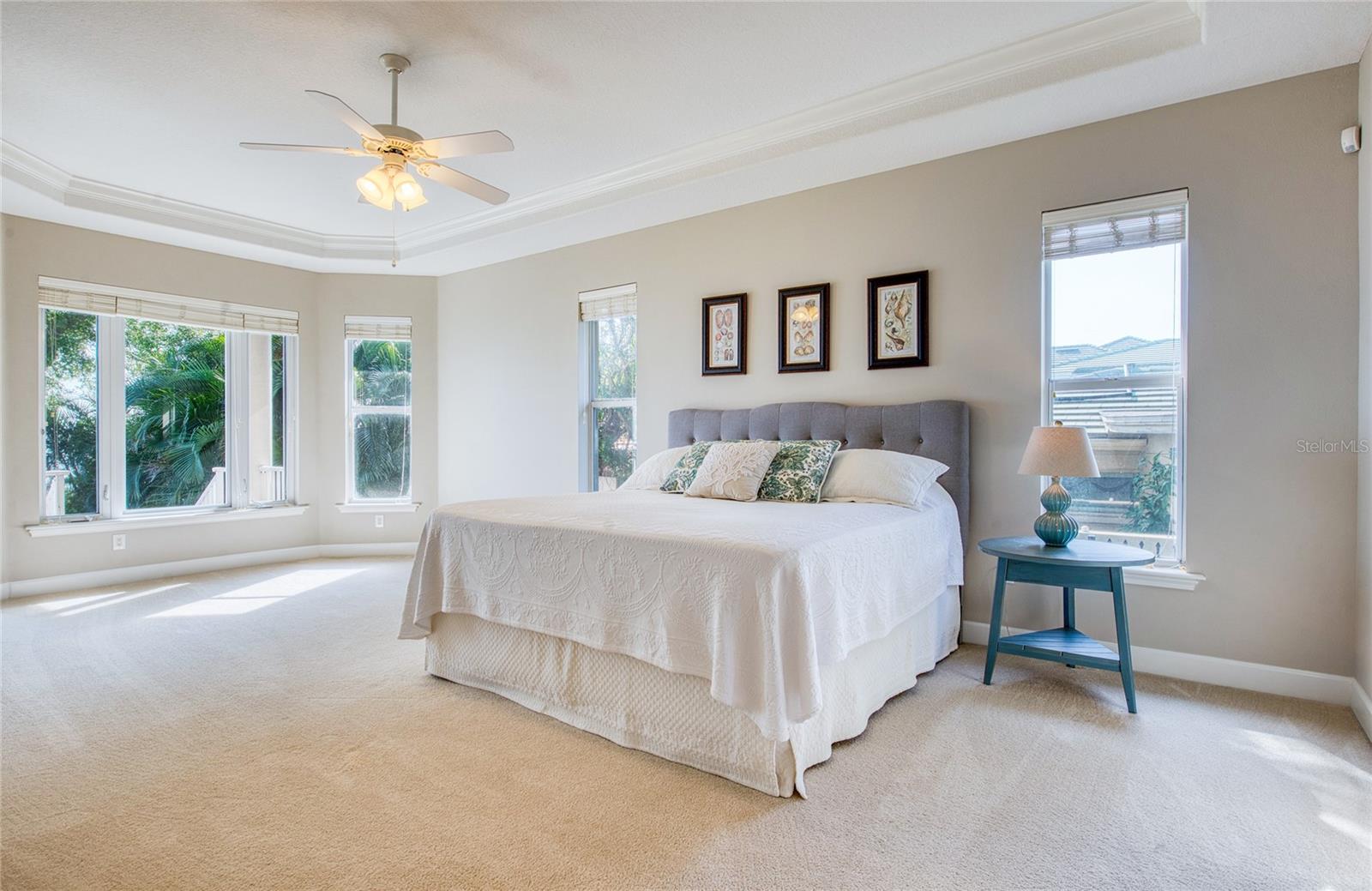 Listing photo id 26 for 5918 Bahama Shores Drive S