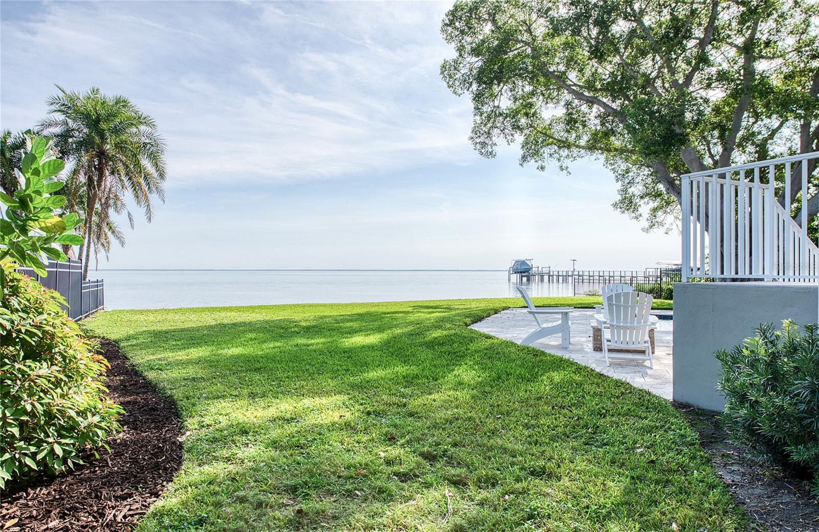 Listing photo id 50 for 5918 Bahama Shores Drive S
