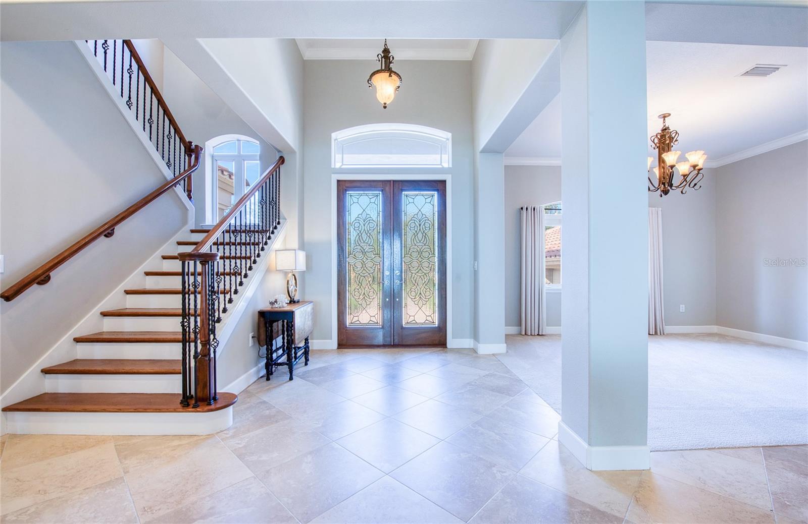 Listing photo id 4 for 5918 Bahama Shores Drive S