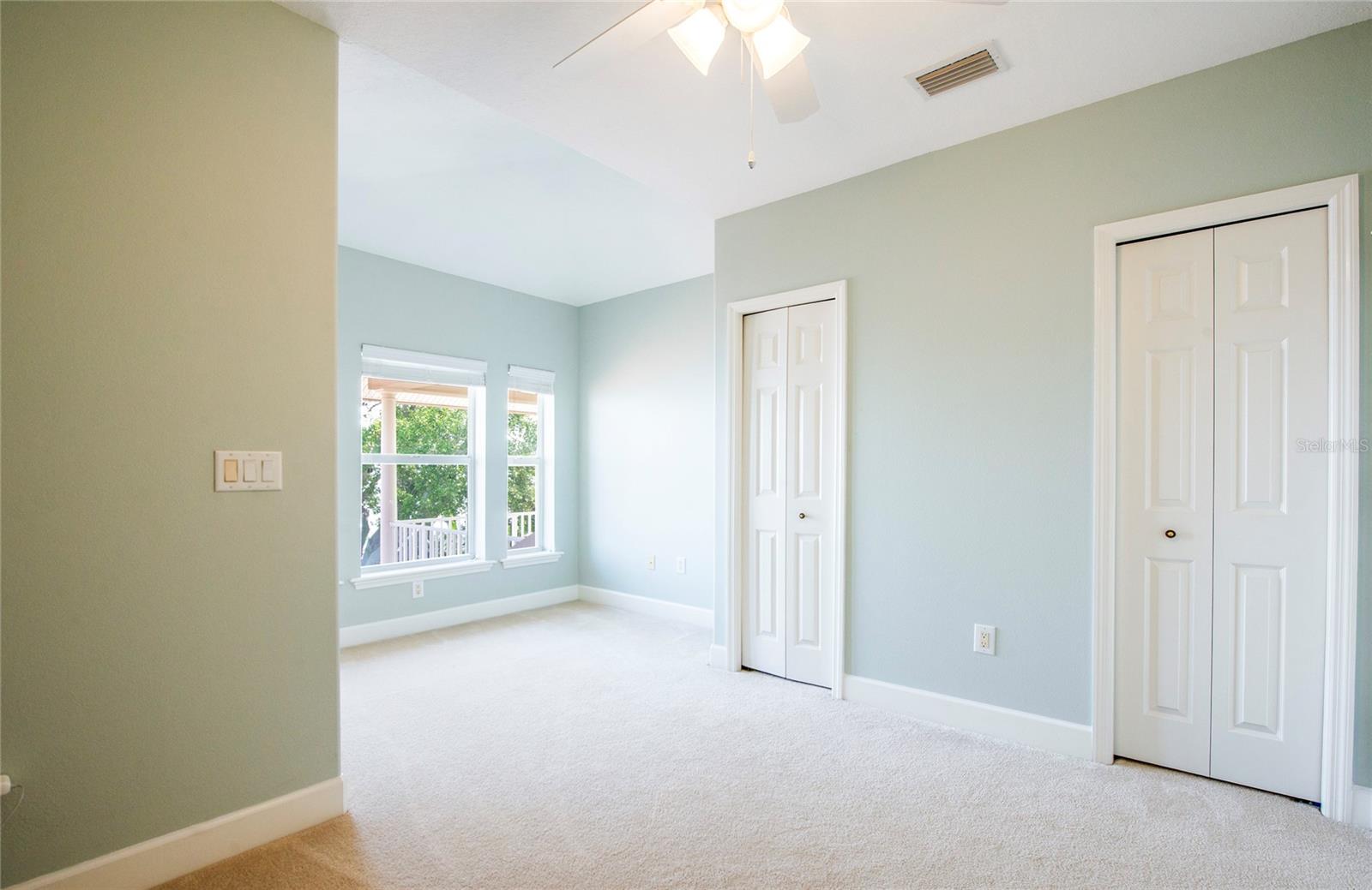 Listing photo id 61 for 5918 Bahama Shores Drive S