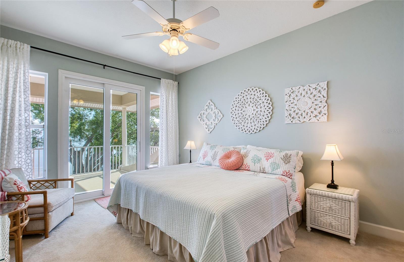 Listing photo id 63 for 5918 Bahama Shores Drive S