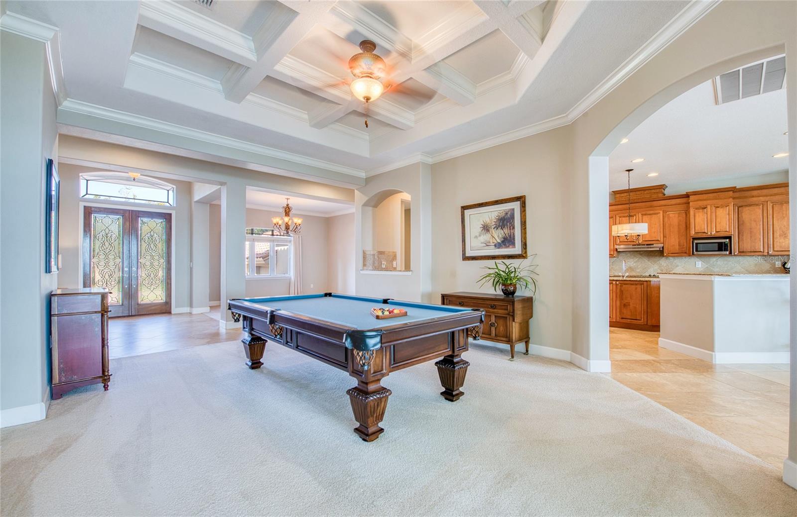 Listing photo id 6 for 5918 Bahama Shores Drive S