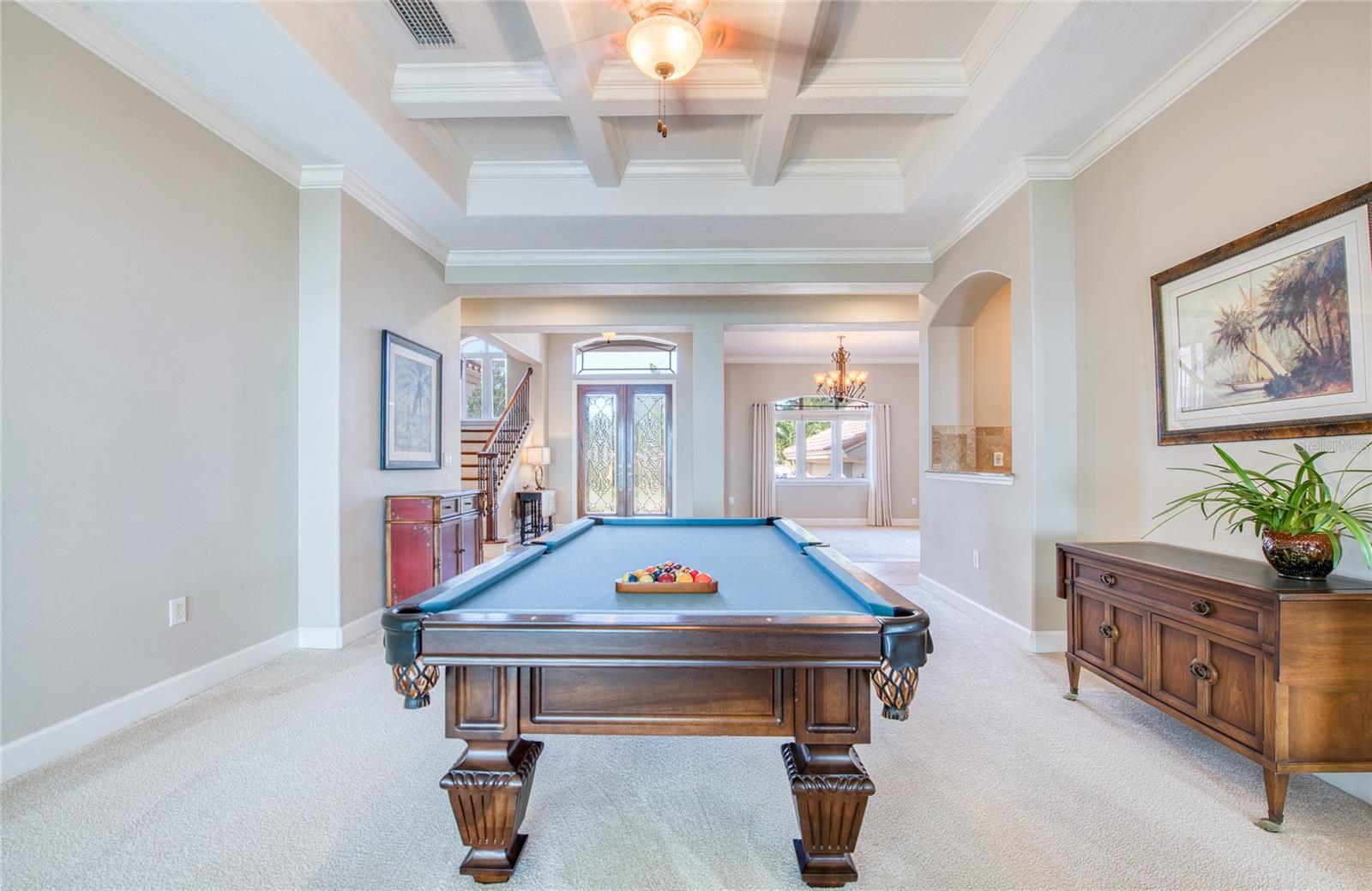 Listing photo id 7 for 5918 Bahama Shores Drive S