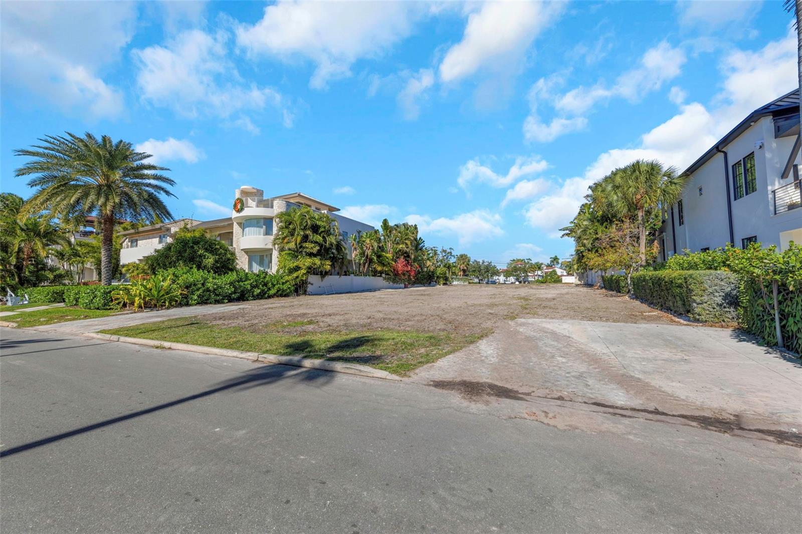 Image 15 of 53 For 140 Brightwaters Boulevard Ne