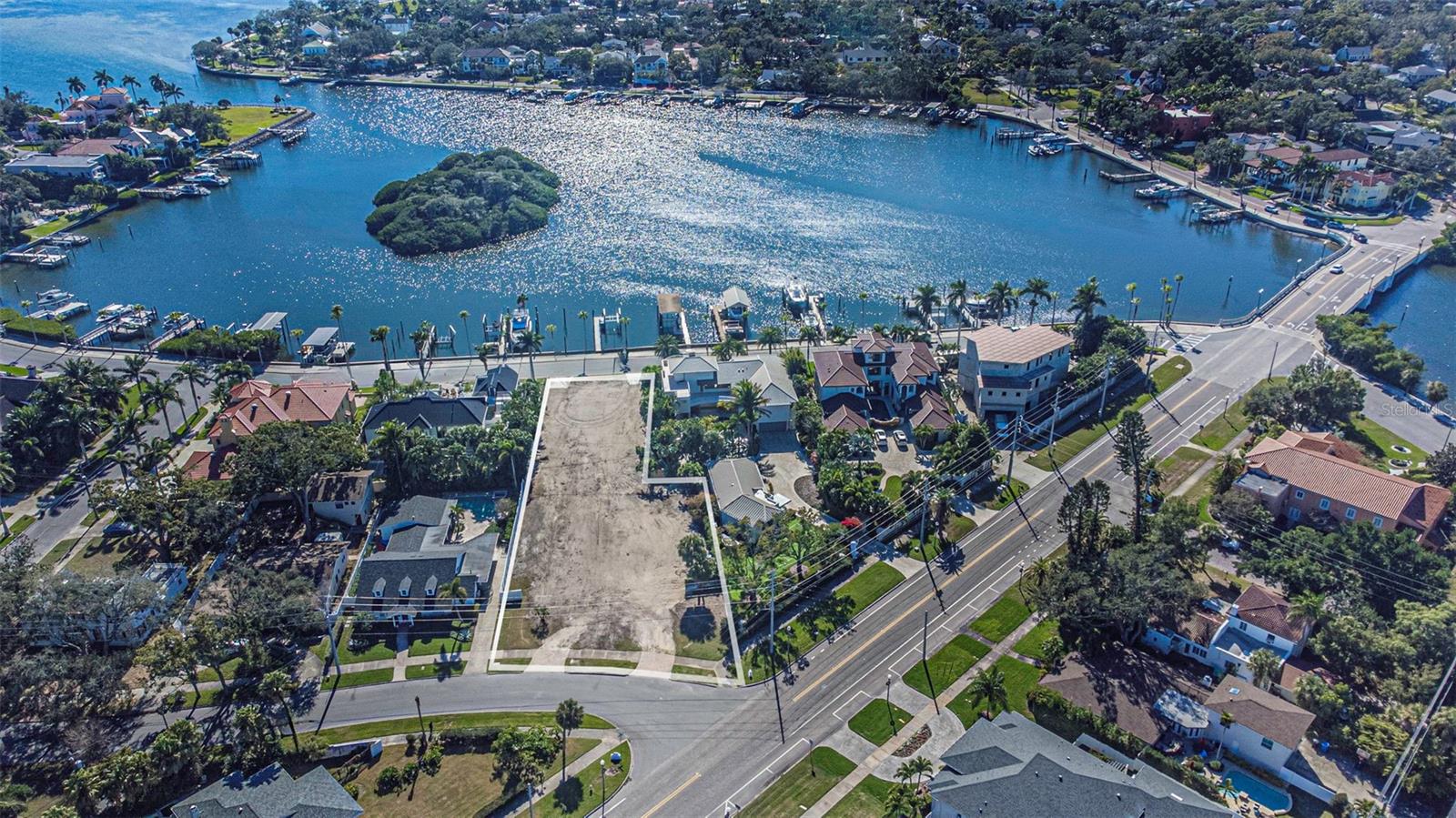 Image 33 of 53 For 140 Brightwaters Boulevard Ne