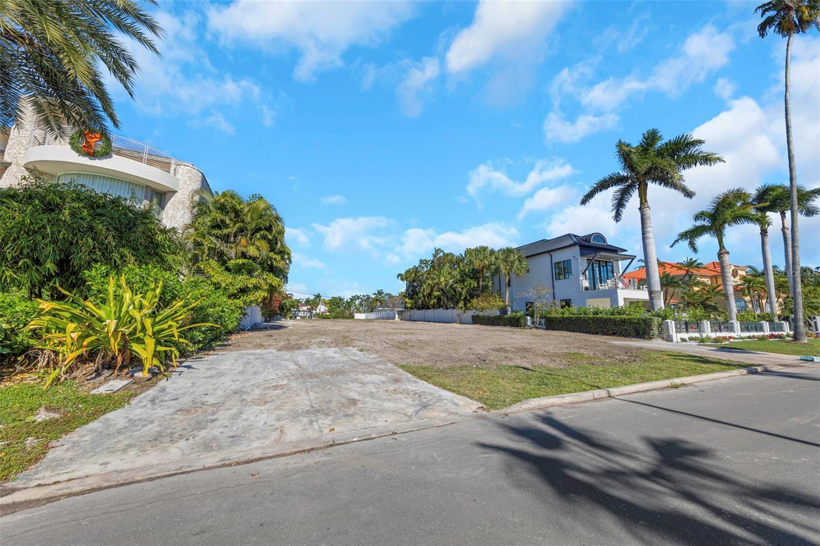 Image 38 of 53 For 140 Brightwaters Boulevard Ne