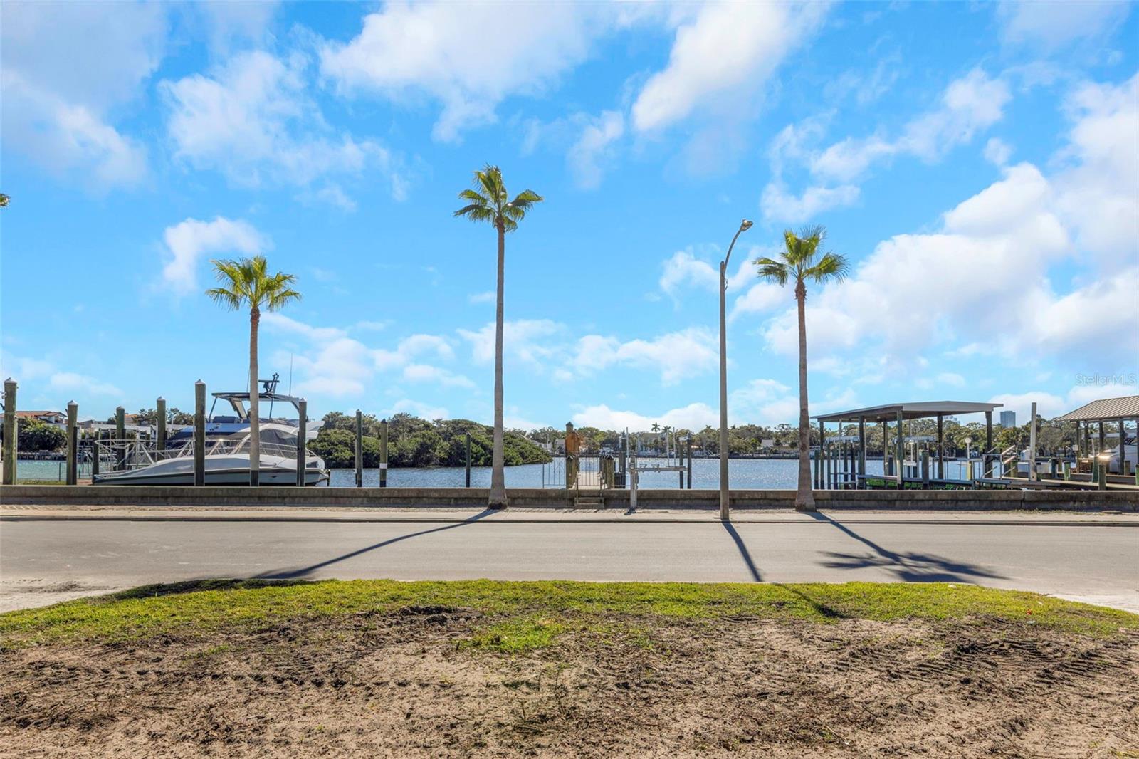 Image 44 of 53 For 140 Brightwaters Boulevard Ne