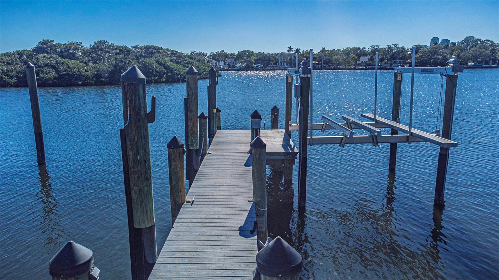 Image 7 of 53 For 140 Brightwaters Boulevard Ne