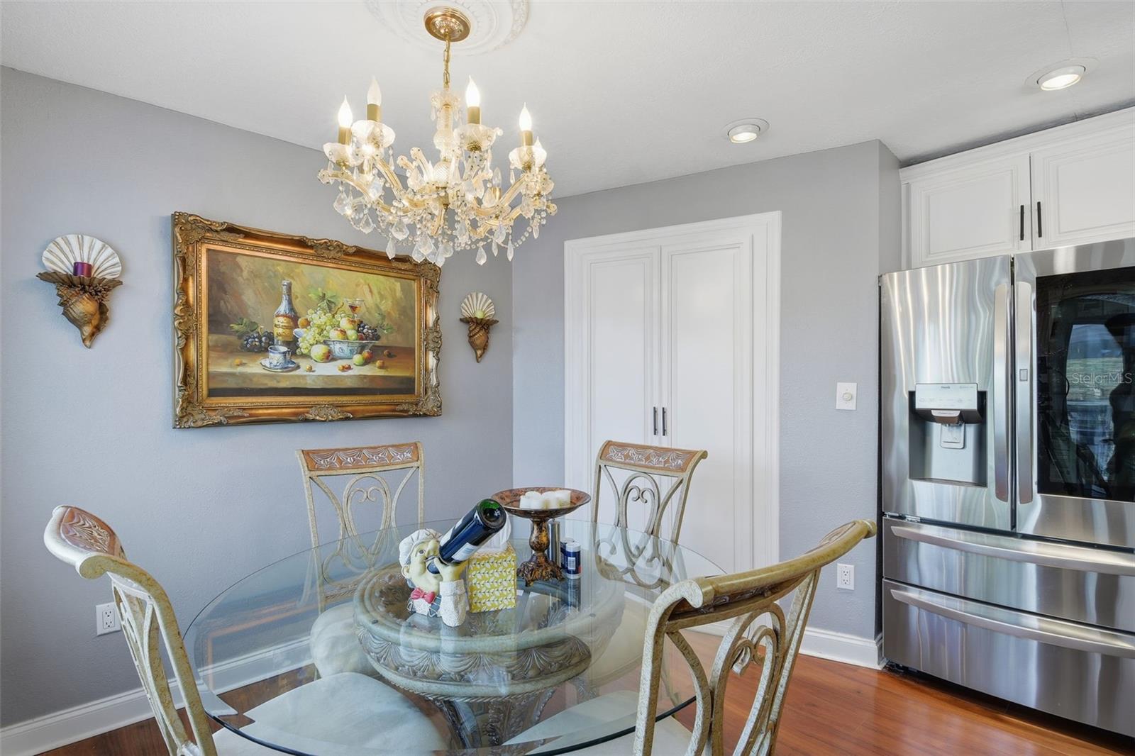 Image 22 of 88 For 7214 Ola Avenue