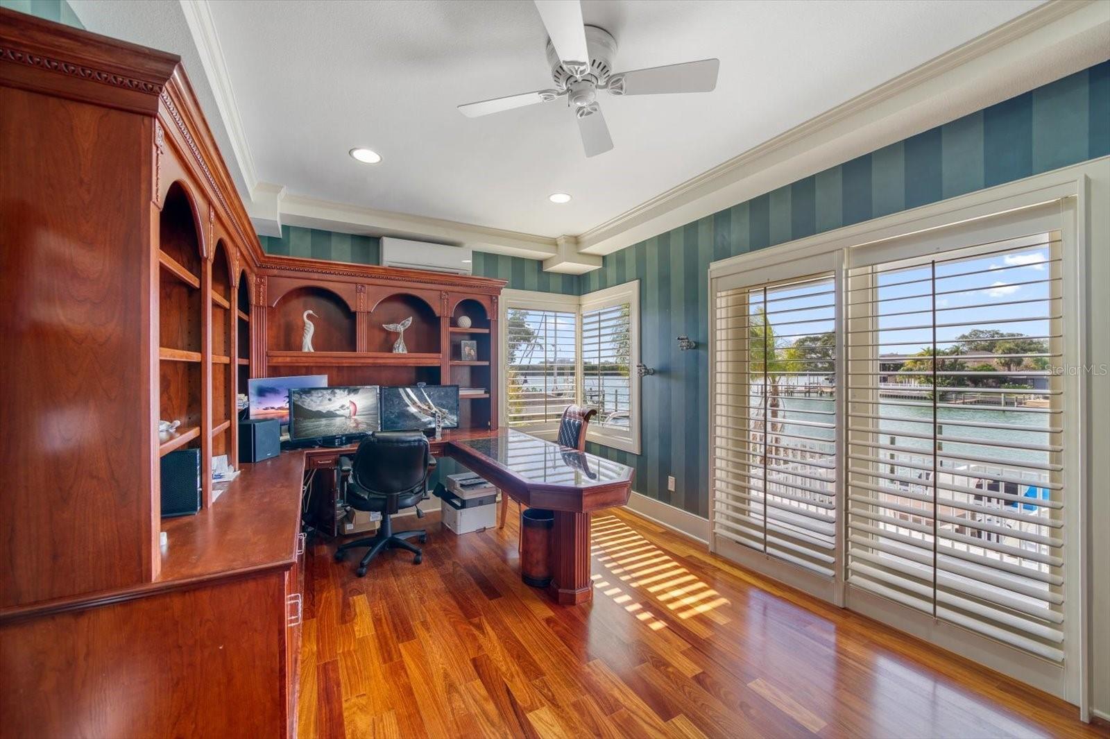 Image 23 of 64 For 42 Midway Island