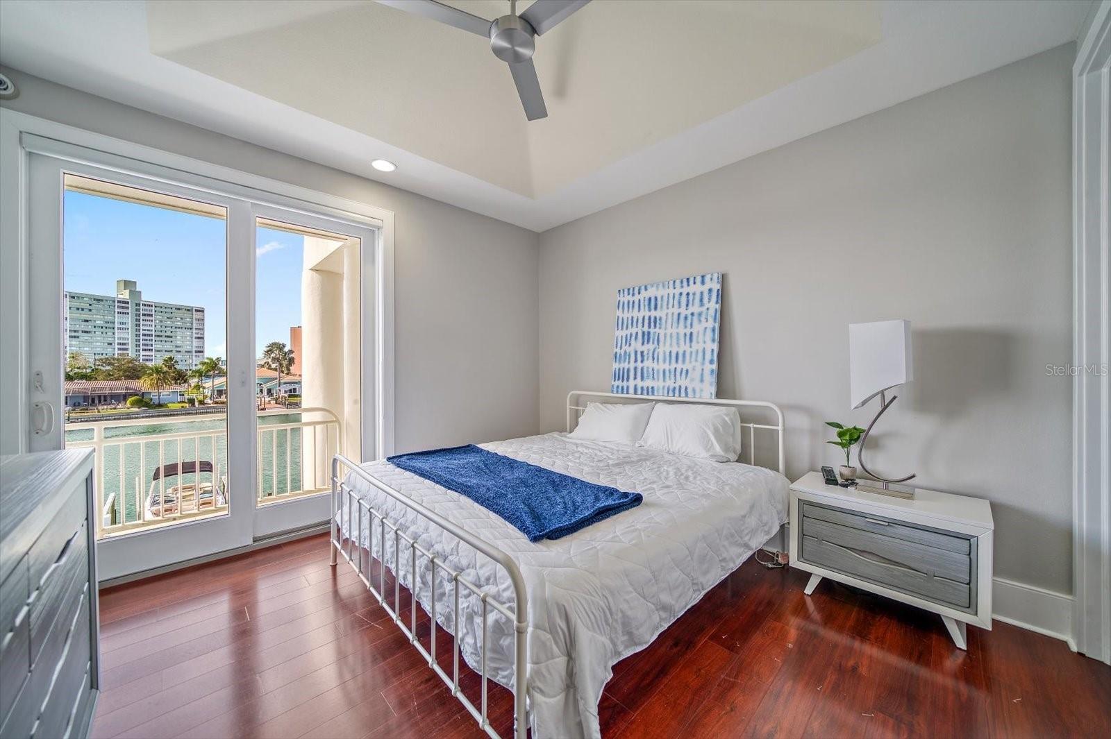 Image 33 of 64 For 42 Midway Island