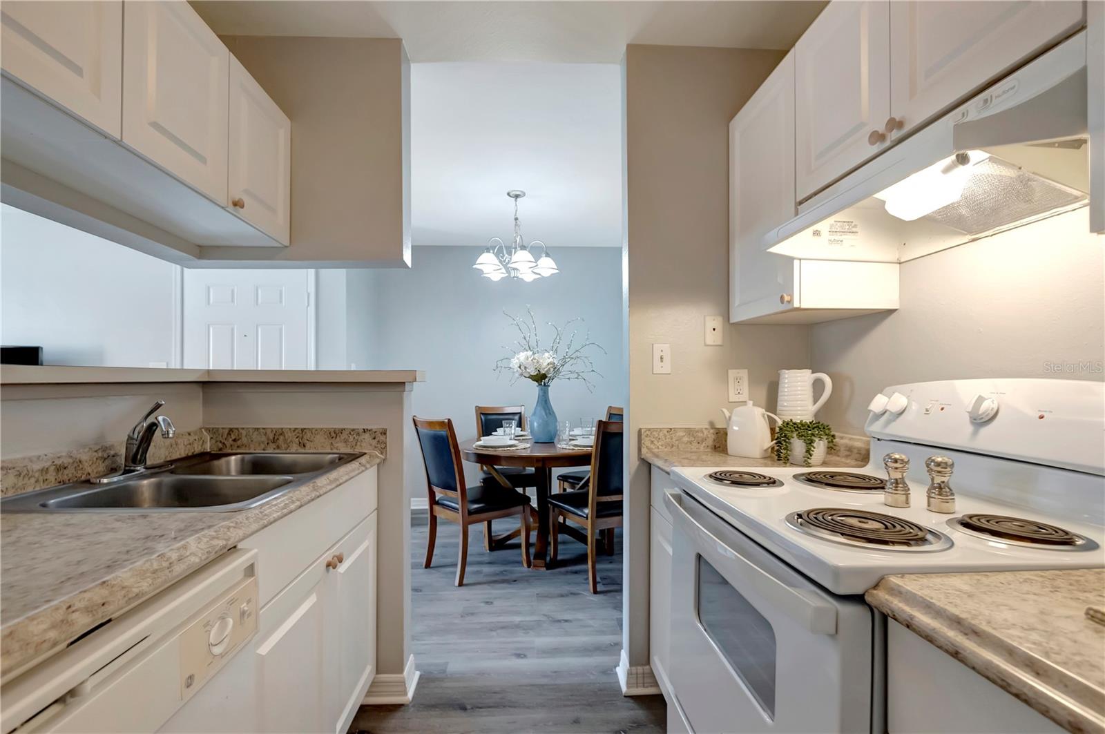 Image 16 of 28 For 1400 Gandy Boulevard N 502