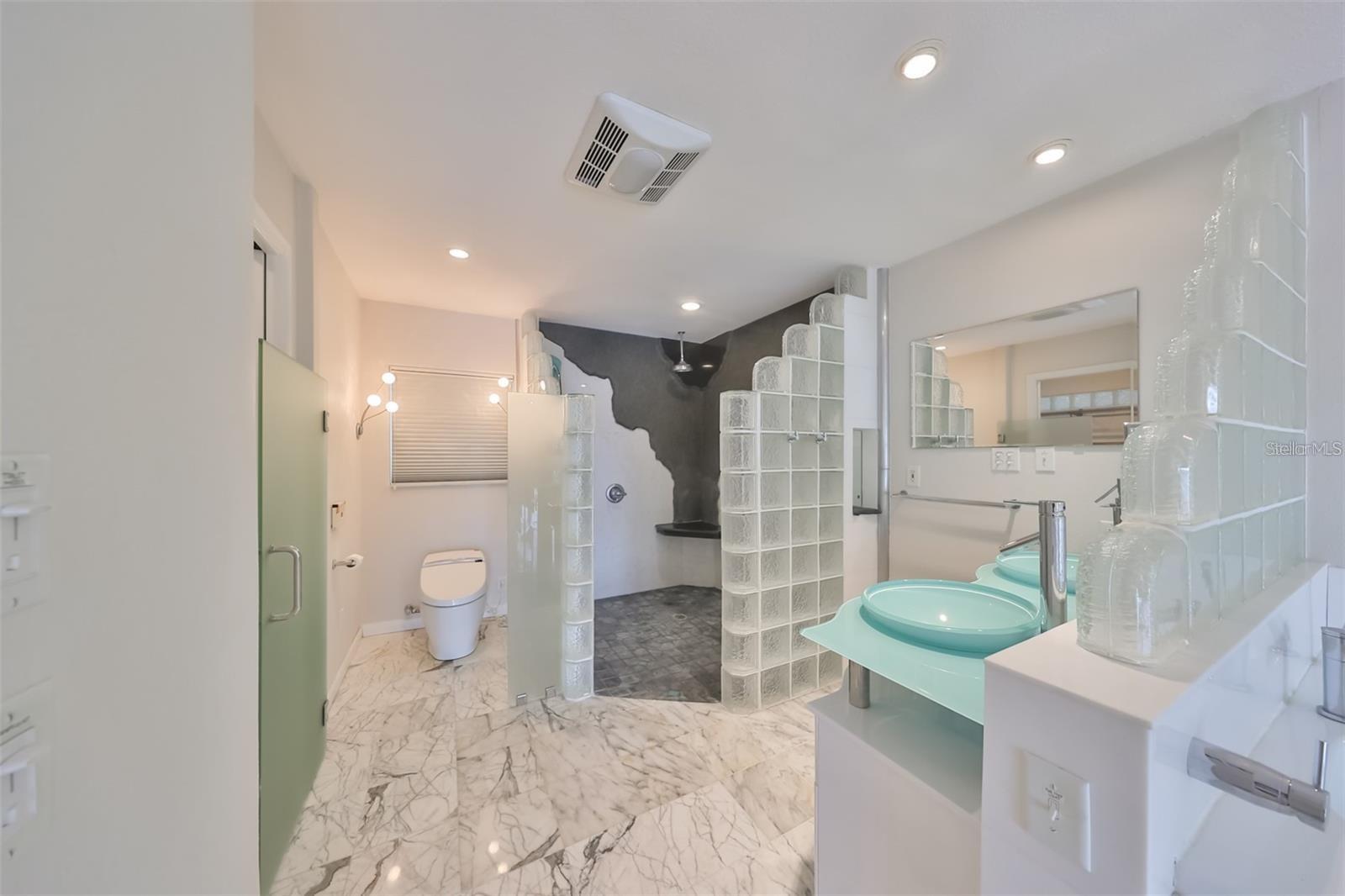 Image 19 of 42 For 6429 Lake Sunrise Drive