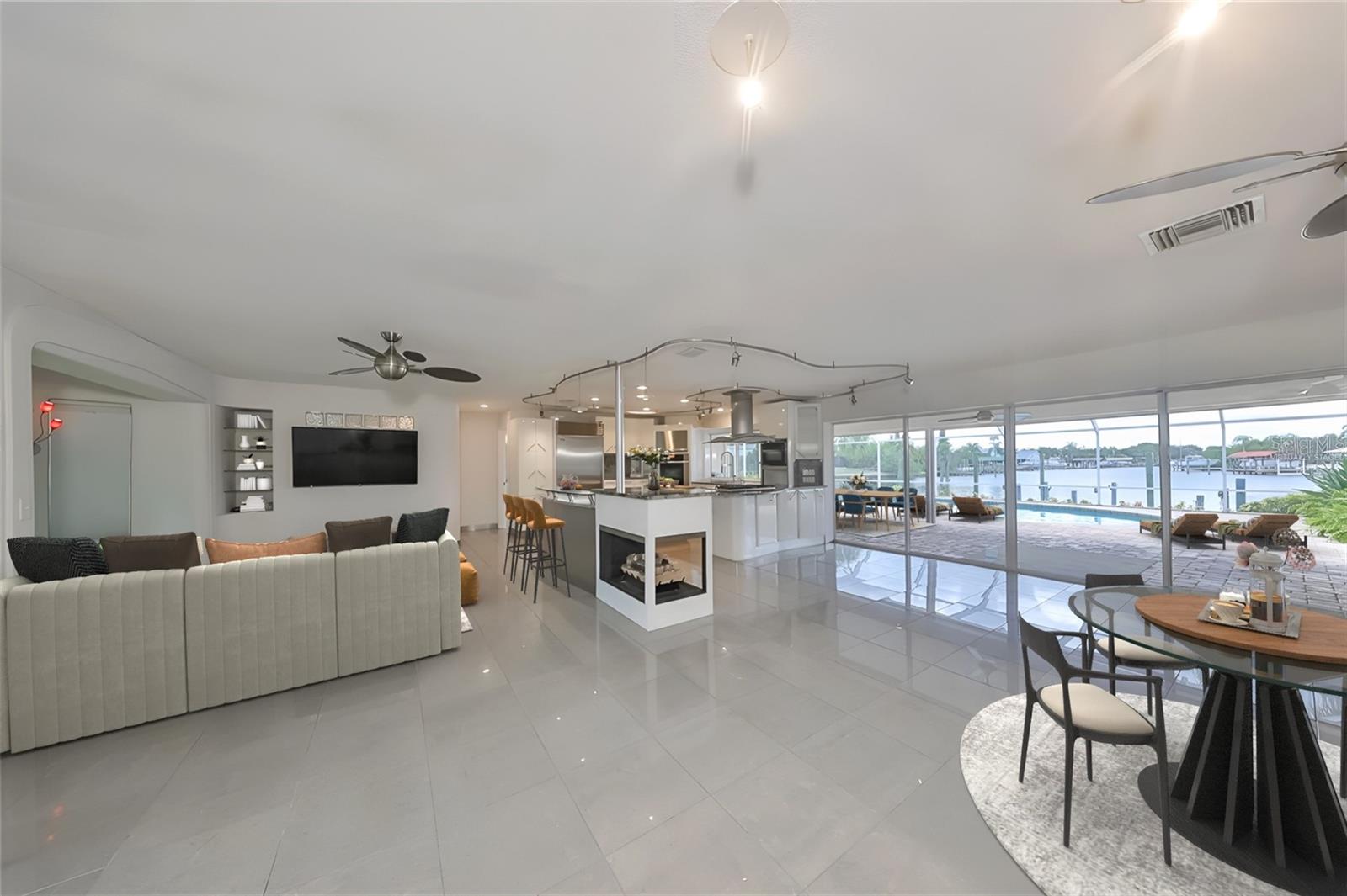 Image 7 of 42 For 6429 Lake Sunrise Drive