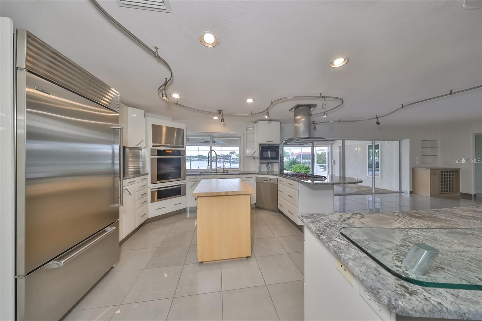 Image 9 of 42 For 6429 Lake Sunrise Drive