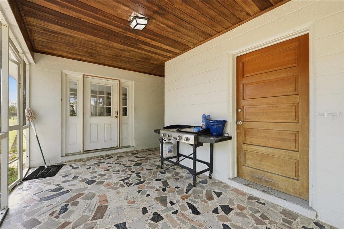 Image 21 of 28 For 518 Lake Wales Road N