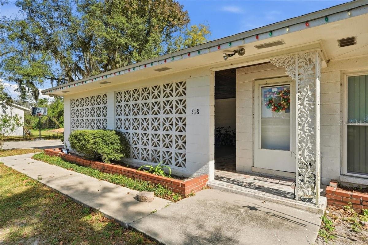 Image 5 of 28 For 518 Lake Wales Road N