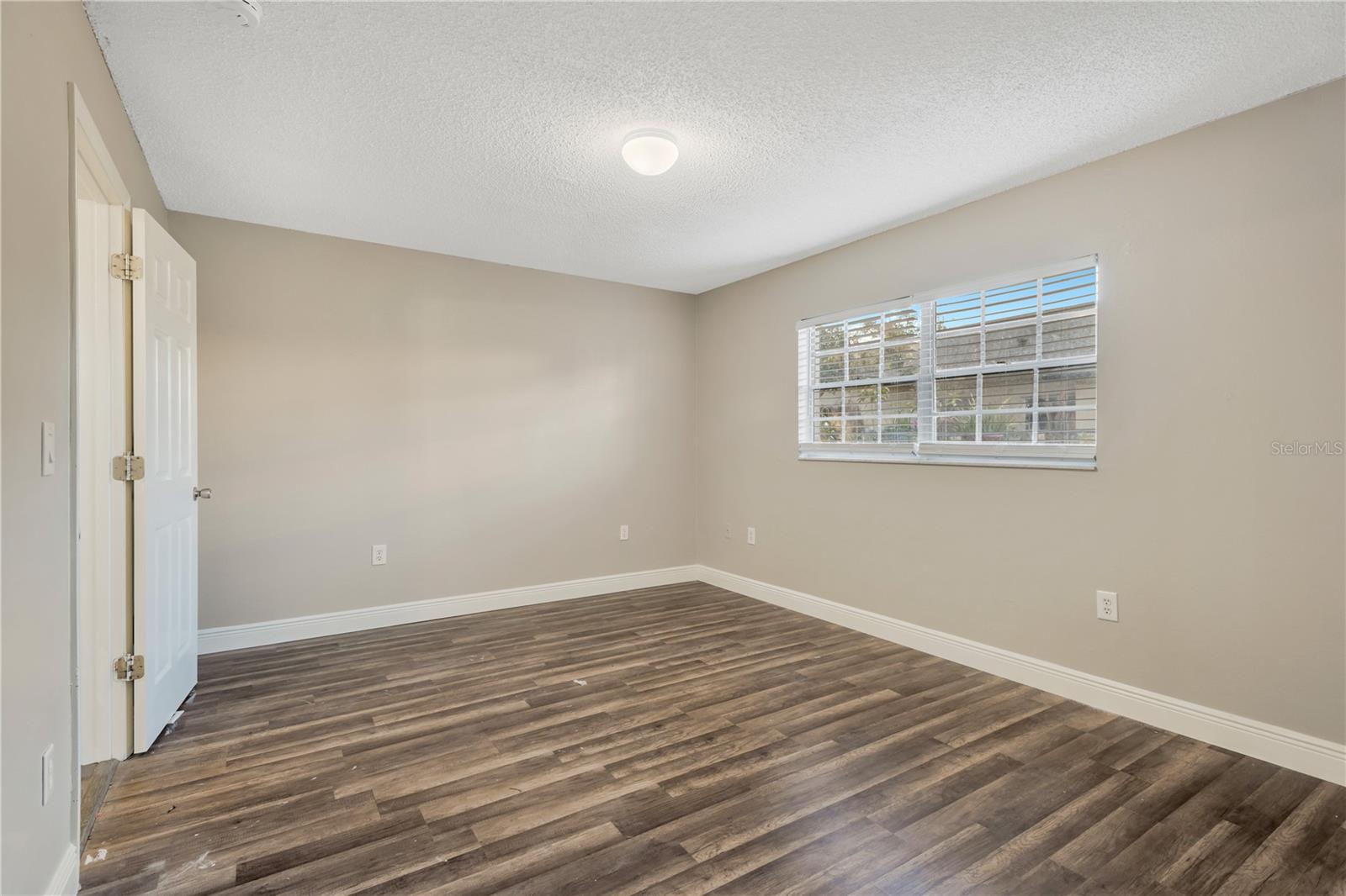 Image 21 of 27 For 13005 Willoughby Lane