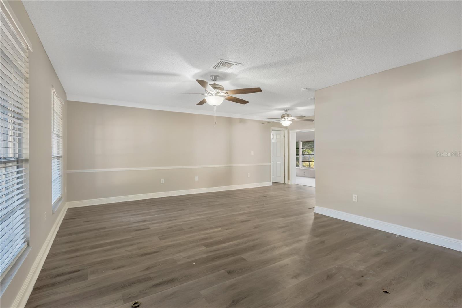 Image 6 of 27 For 13005 Willoughby Lane