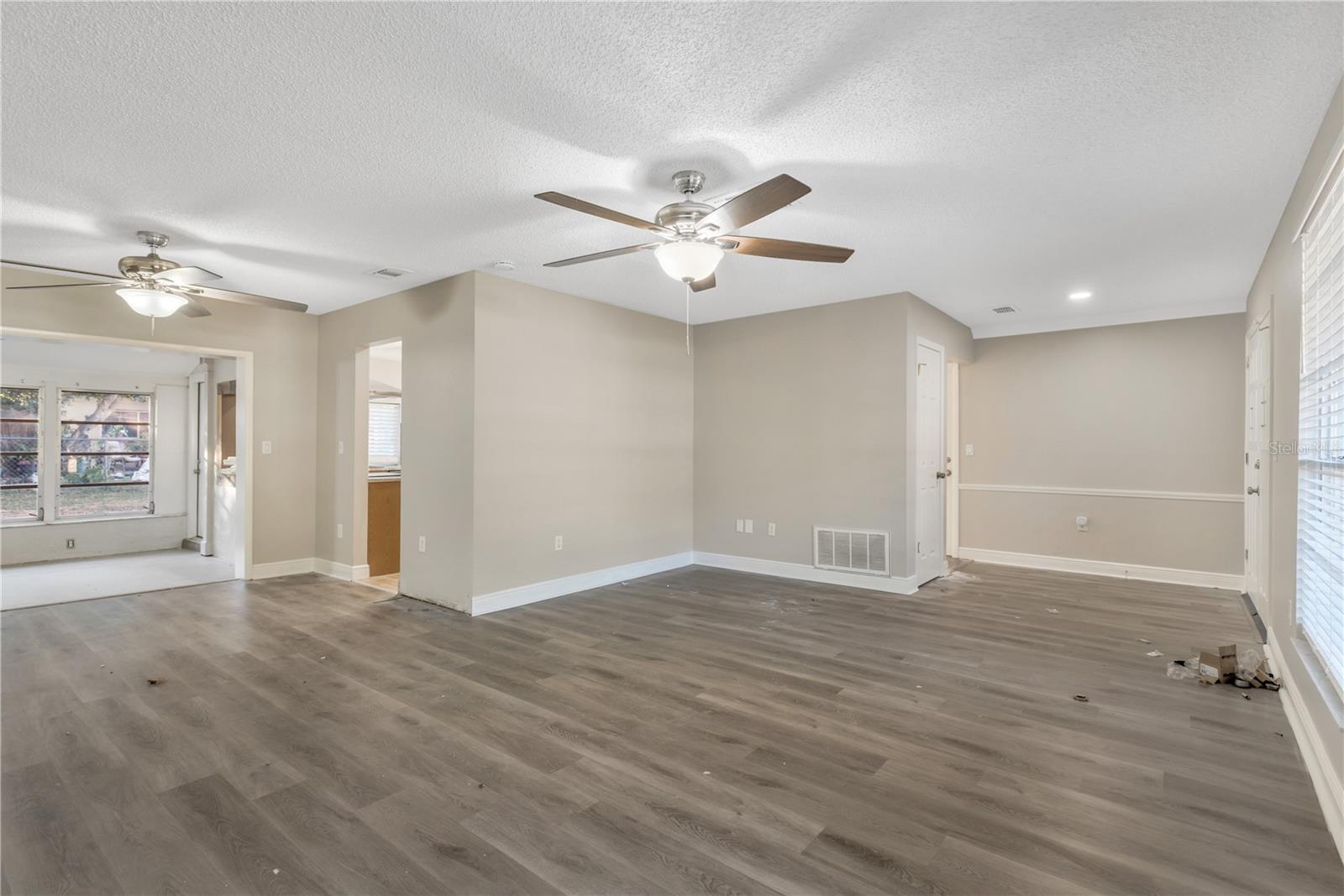 Image 7 of 27 For 13005 Willoughby Lane