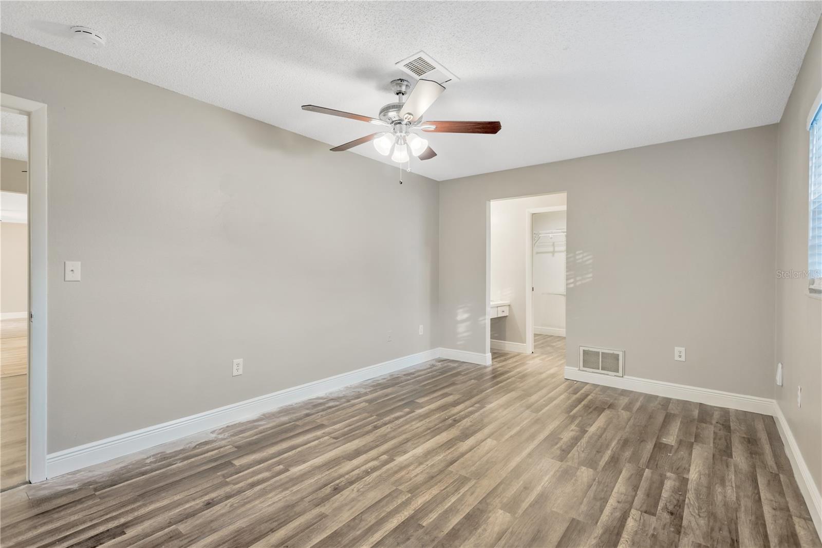 Image 9 of 27 For 13005 Willoughby Lane