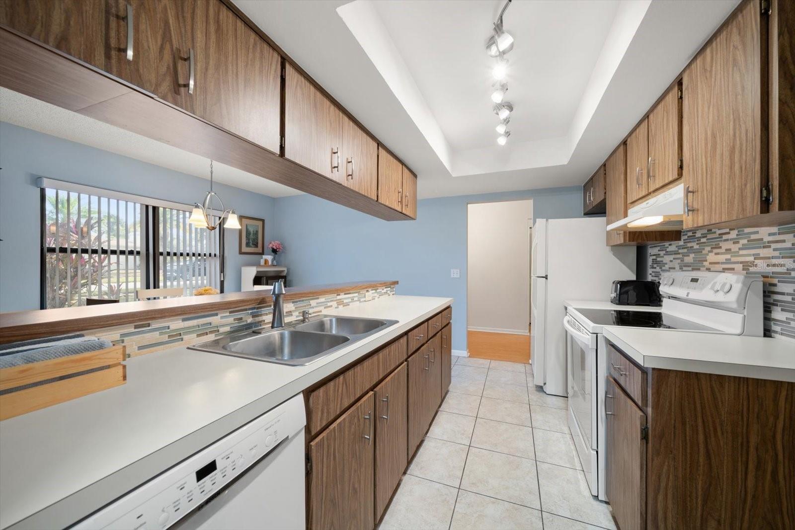 Image 13 of 34 For 2545 Colony Drive