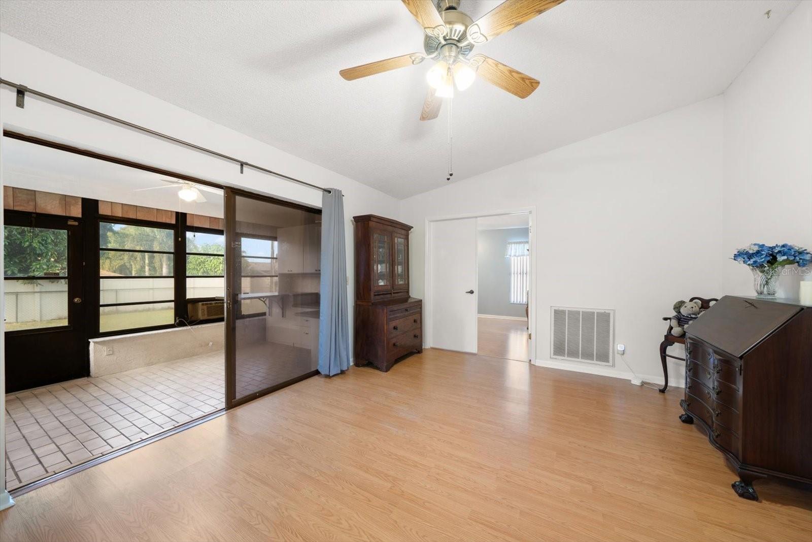 Image 17 of 34 For 2545 Colony Drive