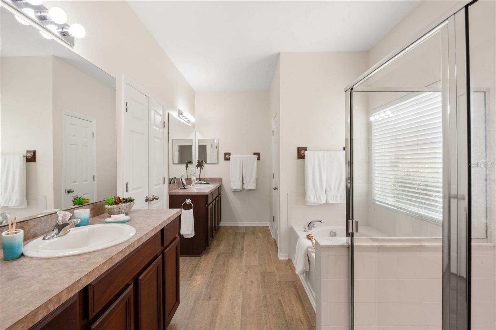 Image 18 of 42 For 2003 Barracuda Court