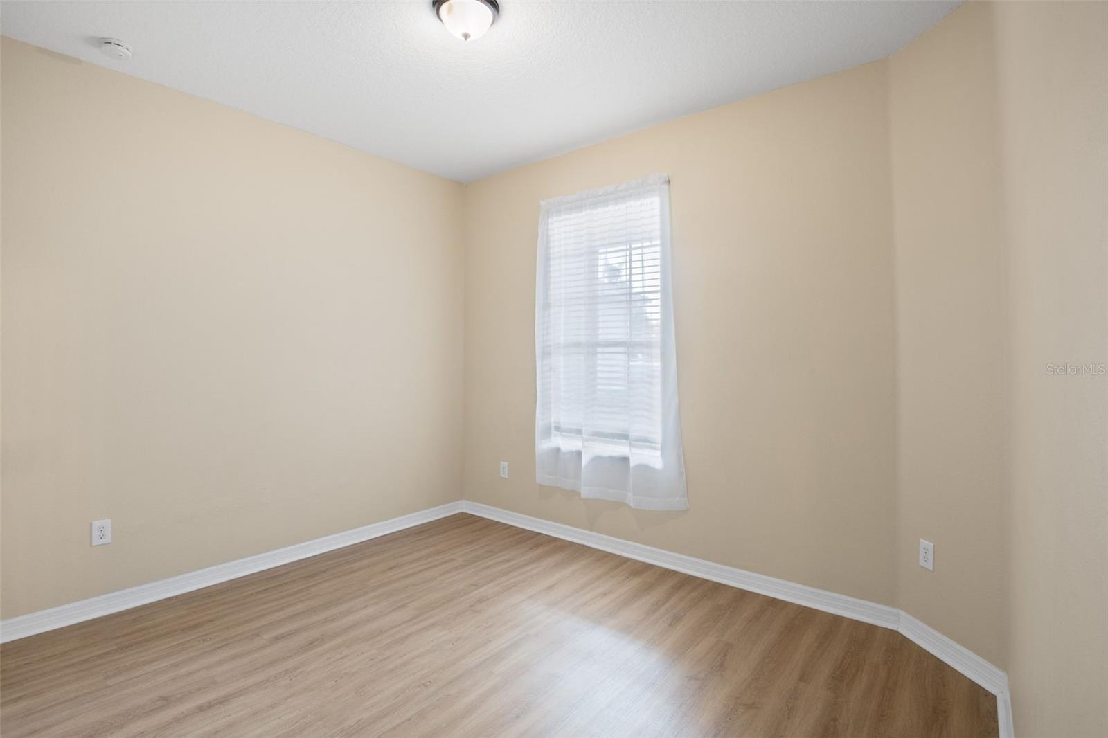 Image 23 of 42 For 2003 Barracuda Court