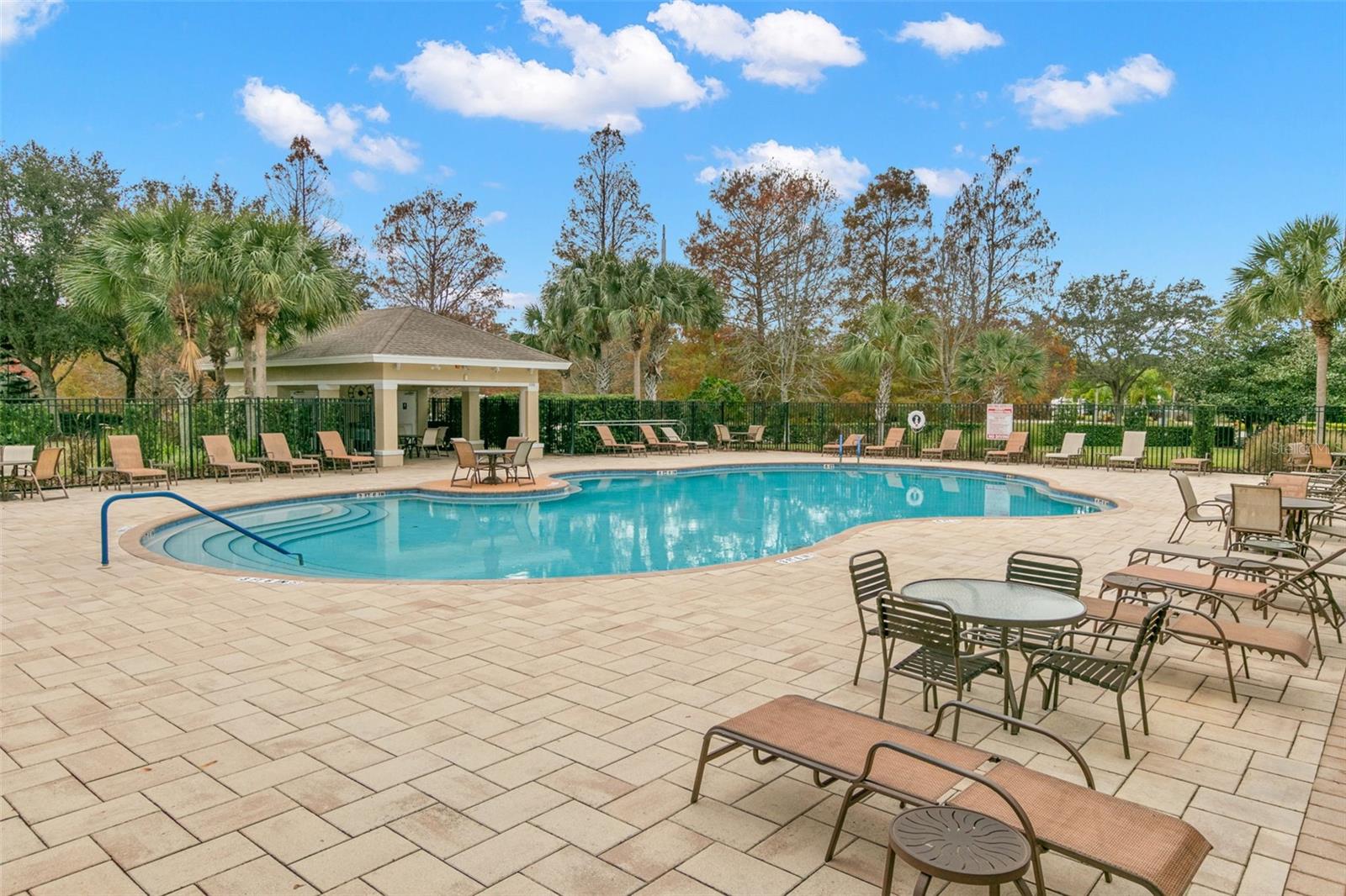 Image 37 of 42 For 2003 Barracuda Court