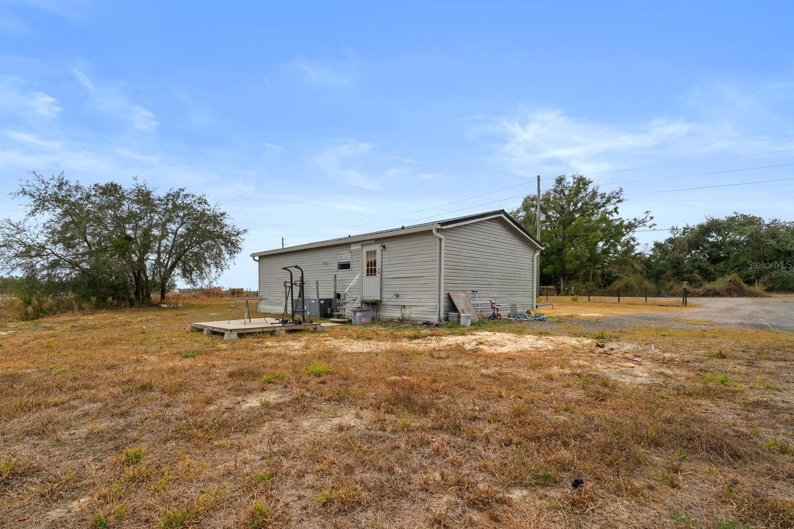 Image 16 of 20 For 17558 Caufield Road