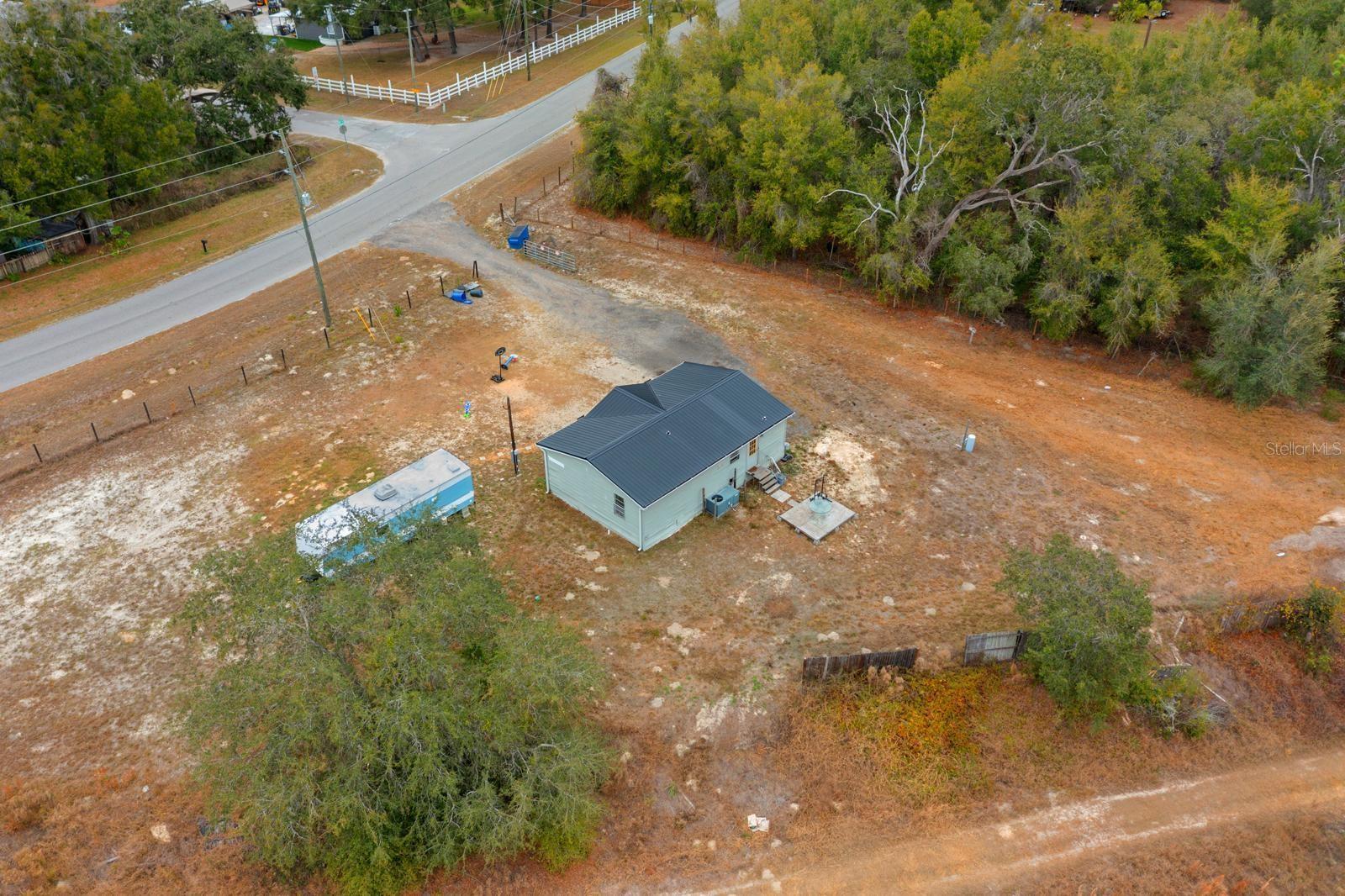 Image 17 of 20 For 17558 Caufield Road