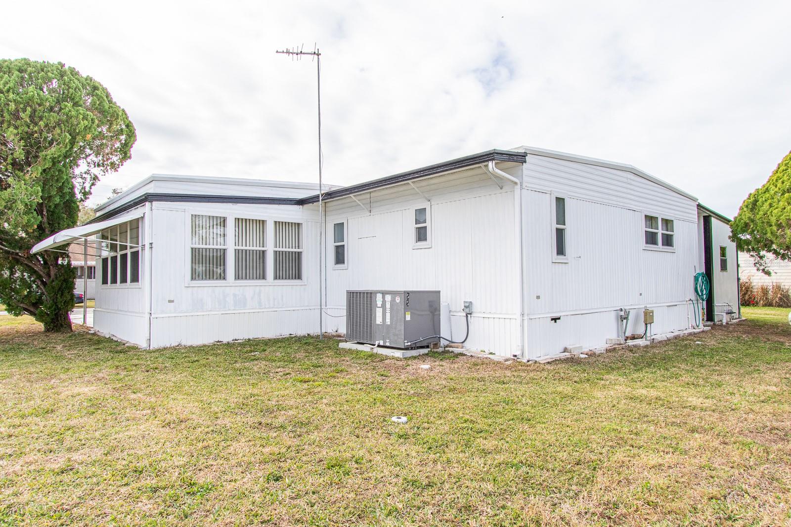 Image 10 of 51 For 291 Lake Tarpon Drive