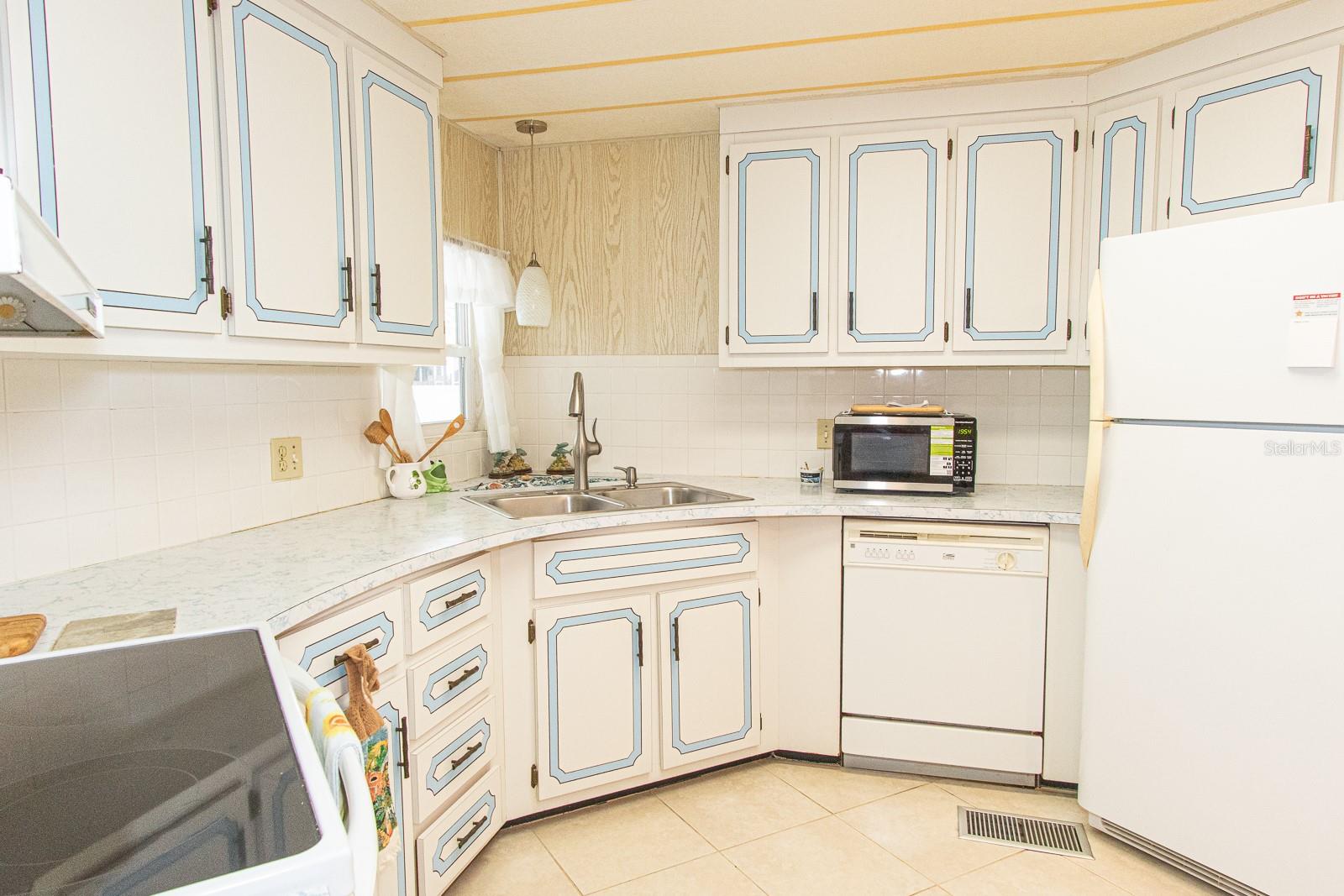 Image 21 of 51 For 291 Lake Tarpon Drive