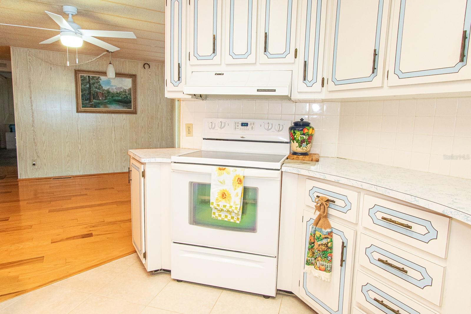 Image 23 of 51 For 291 Lake Tarpon Drive