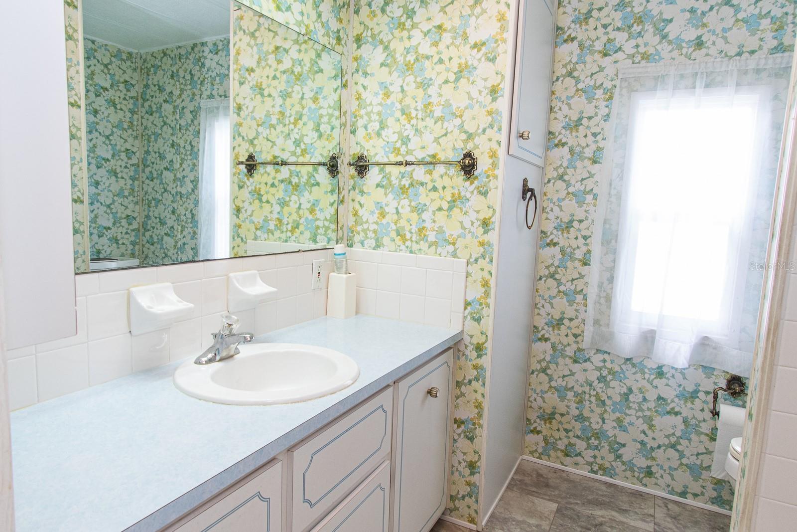 Image 32 of 51 For 291 Lake Tarpon Drive