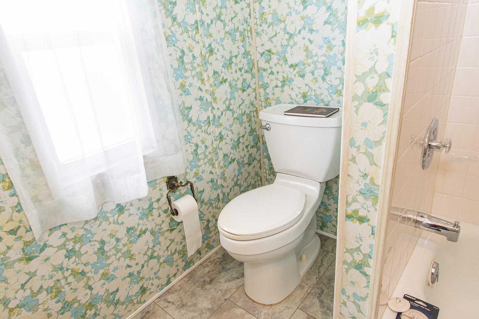 Image 33 of 51 For 291 Lake Tarpon Drive