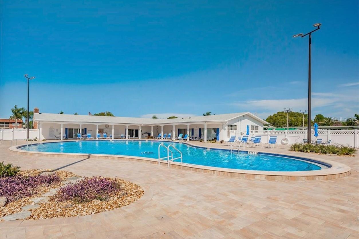 Image 47 of 51 For 291 Lake Tarpon Drive