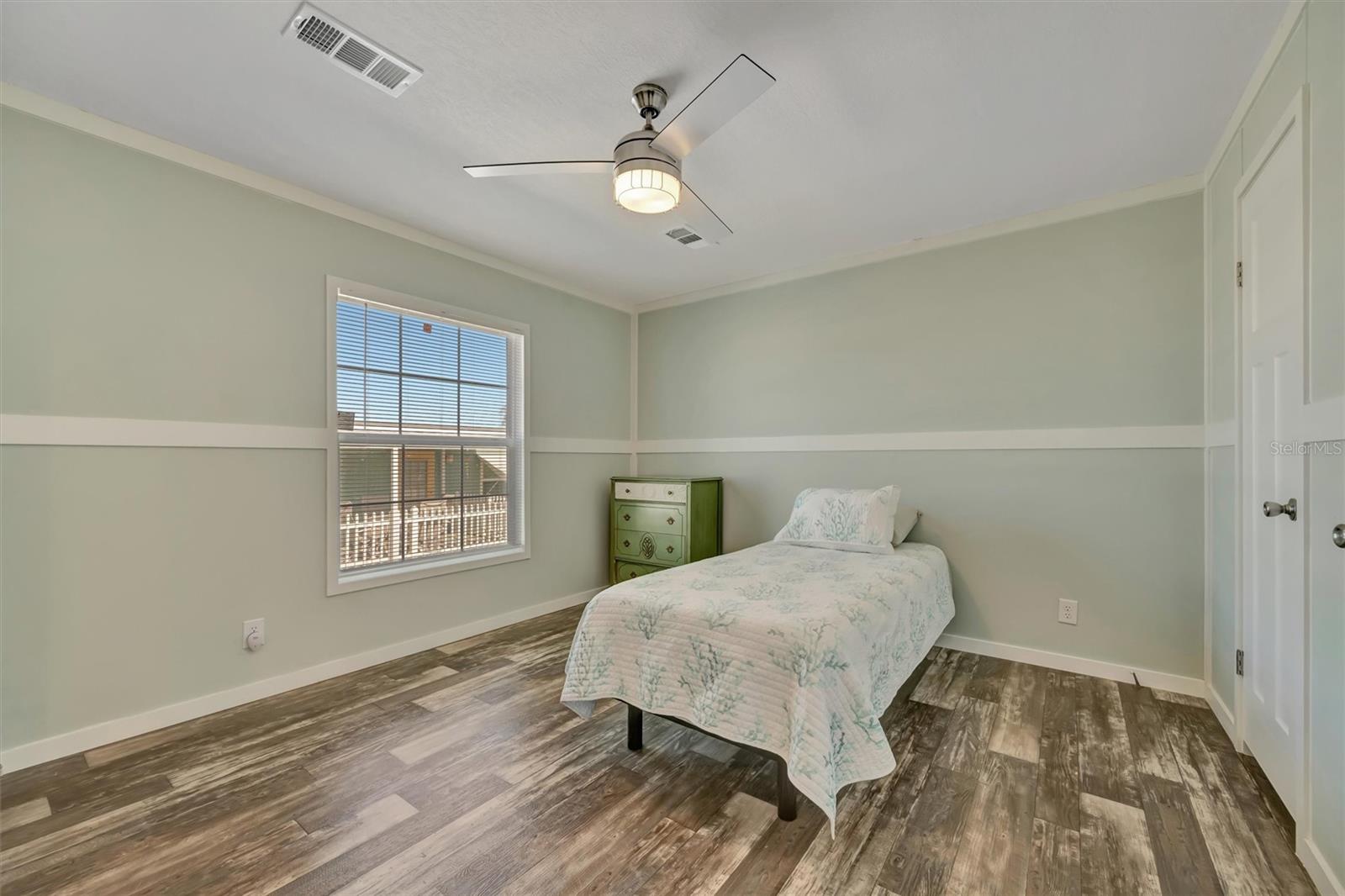 Image 11 of 33 For 105 Saint Johns Way