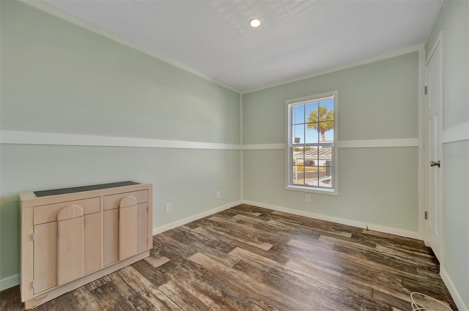 Image 12 of 33 For 105 Saint Johns Way