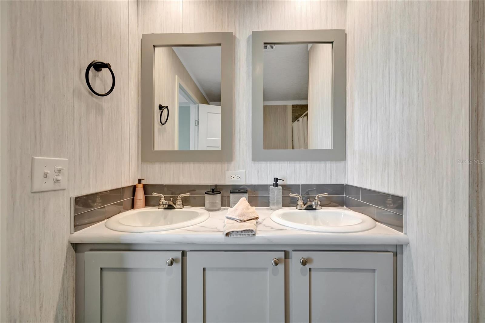 Image 14 of 33 For 105 Saint Johns Way