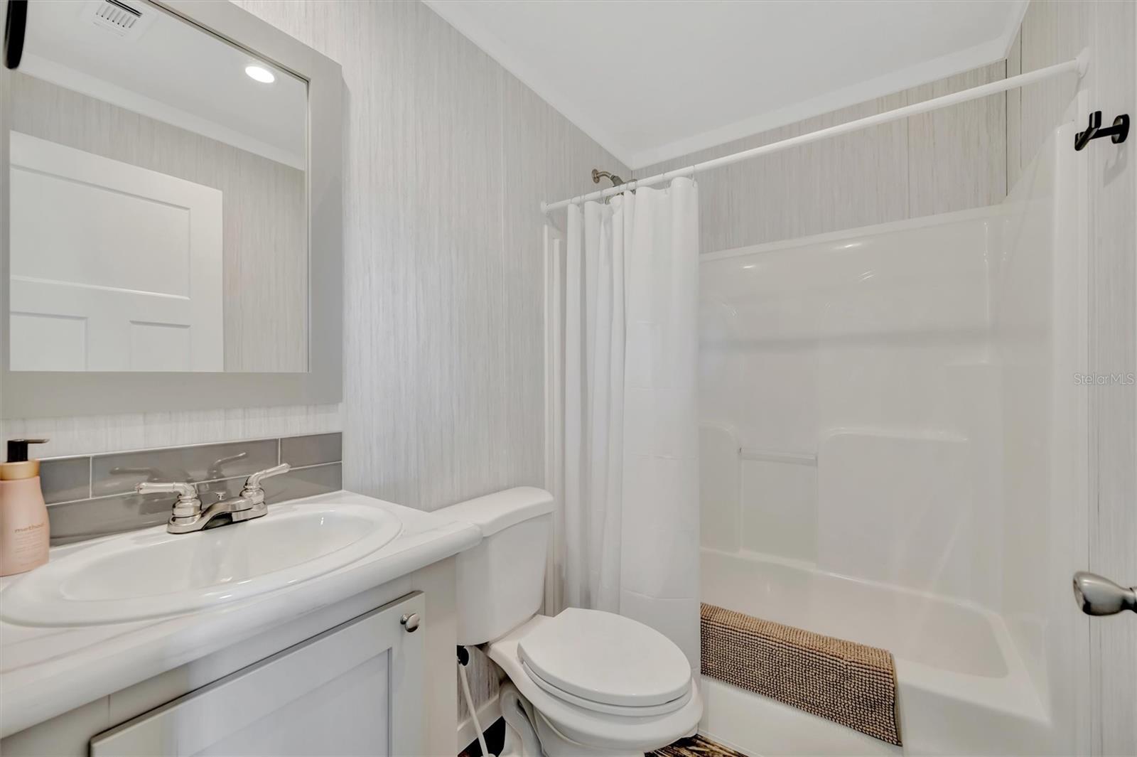 Image 16 of 33 For 105 Saint Johns Way