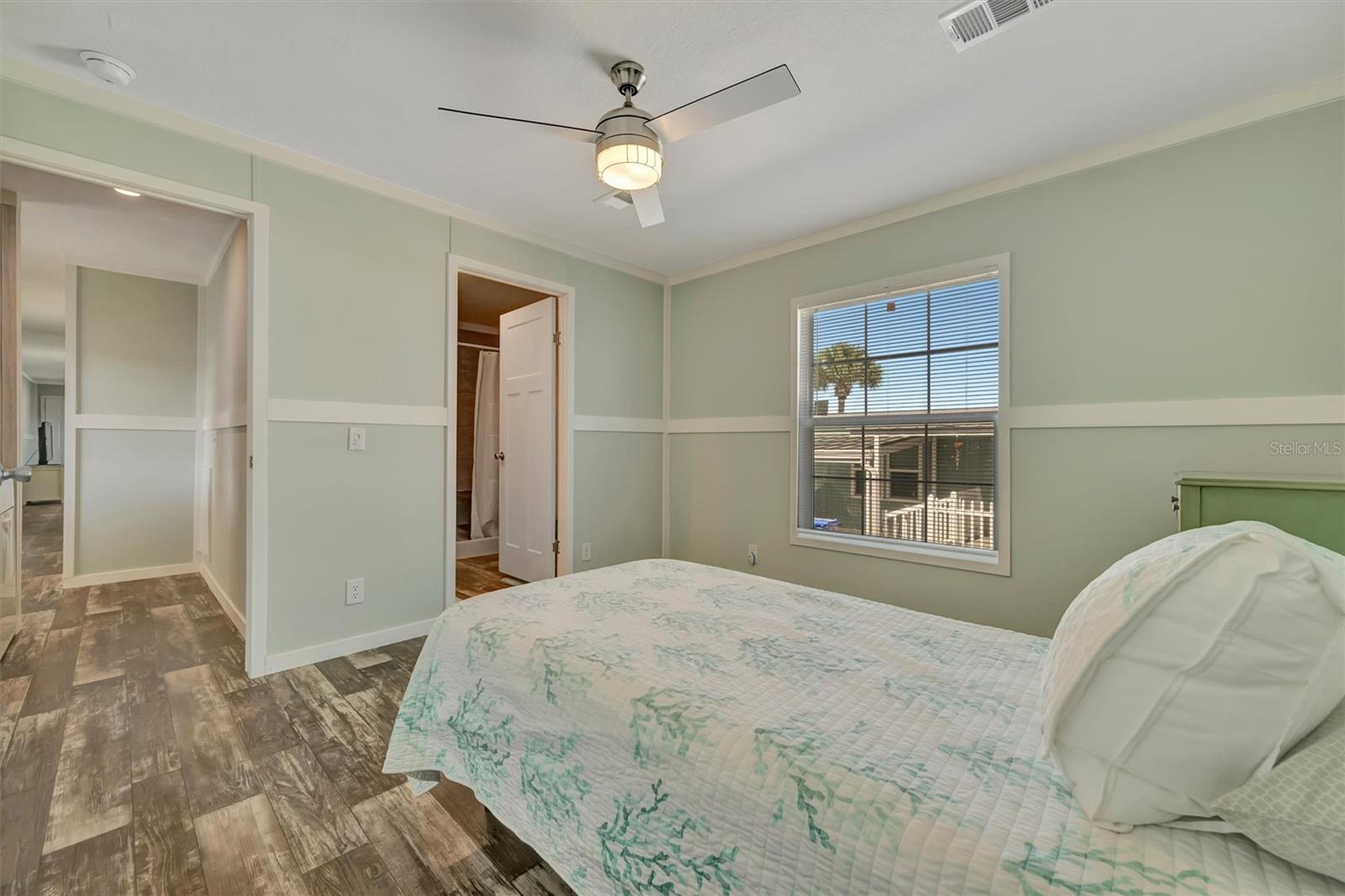 Image 9 of 33 For 105 Saint Johns Way