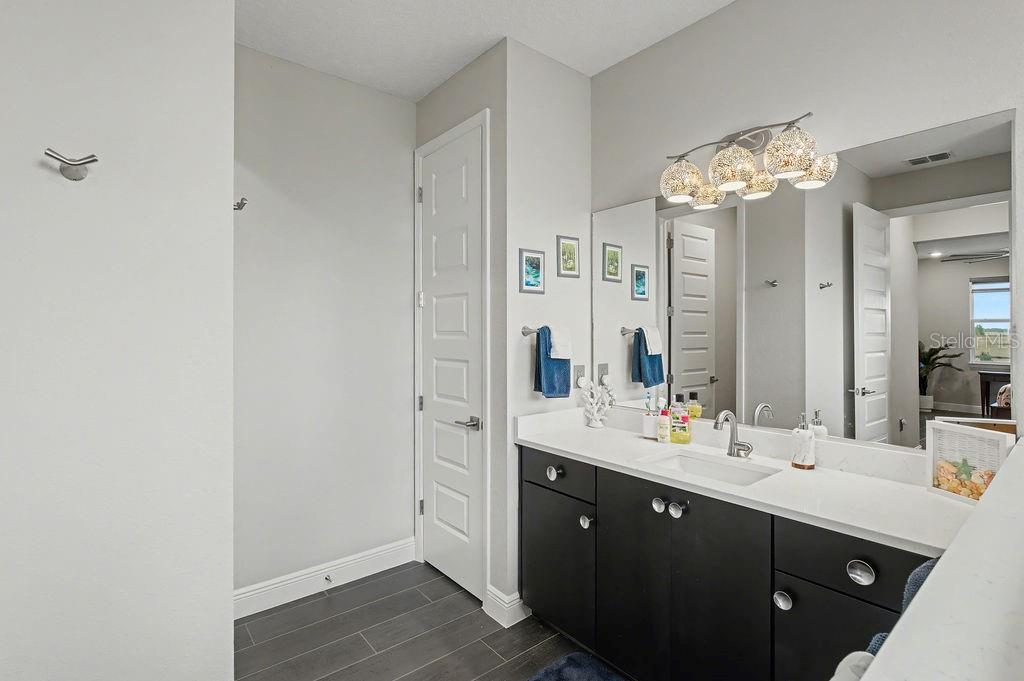 Image 24 of 43 For 9963 82nd Street Road