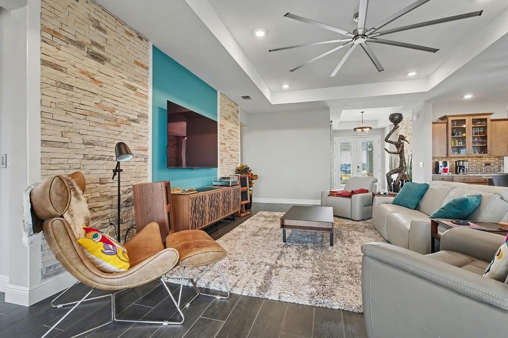 Image 6 of 43 For 9963 82nd Street Road