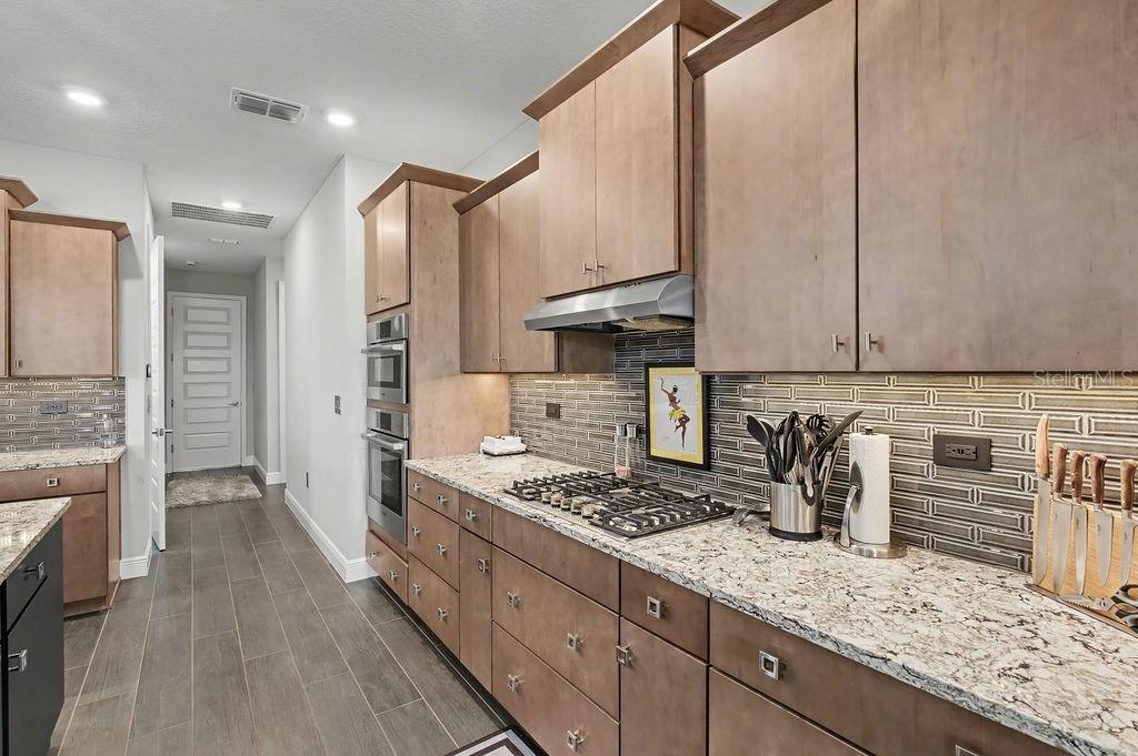 Image 9 of 43 For 9963 82nd Street Road