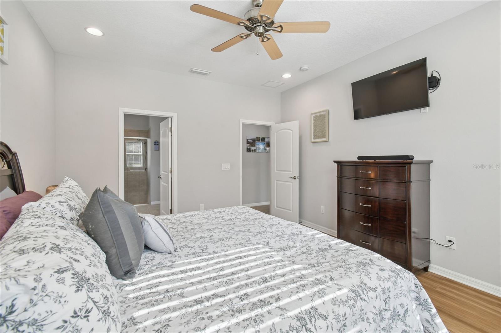 Image 13 of 40 For 8213 Barnside View Lane